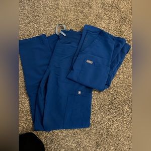 XXS figs skinny yola scrub pants and XXS one pocket top